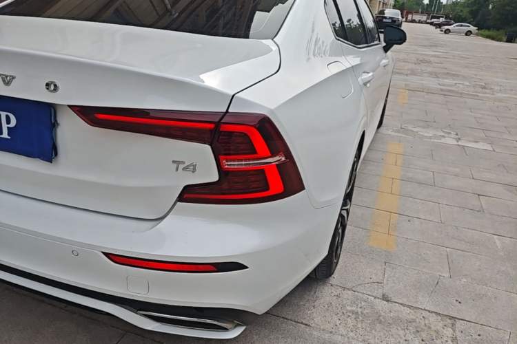 Used Volvo S60 2021 T4 Zhiyuan Sport Edition Right Rear Taillight