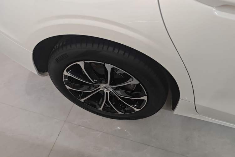 Used Volvo S60 2021 T4 Zhiyi Luxury Edition Right Rear Wheel Hub