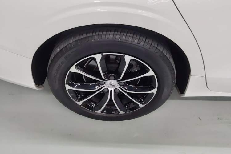 Used Volvo S60 2021 T4 Zhiyi Luxury Edition Right Rear Wheel Hub