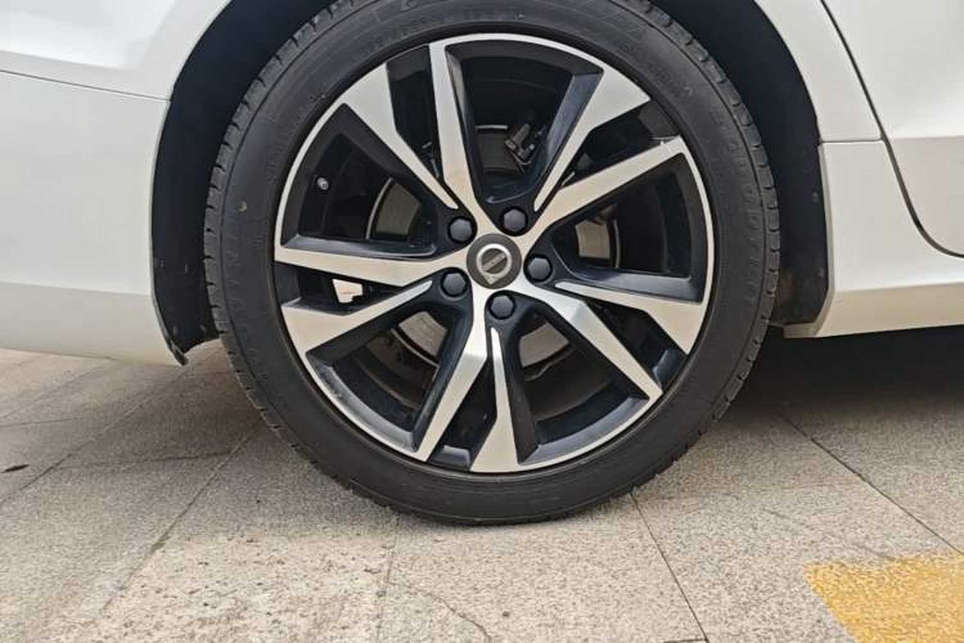 Used Volvo S60 2021 T4 Zhiyuan Sport Edition Right Rear Wheel Hub