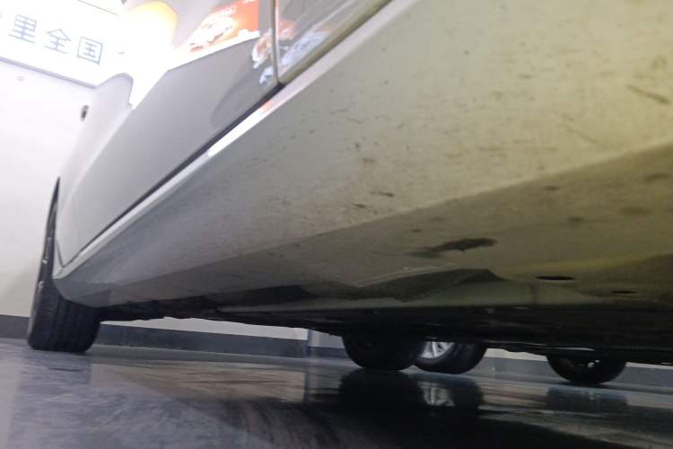 Used Volvo S60 2021 T4 Zhiyi Luxury Edition Right Side Sill