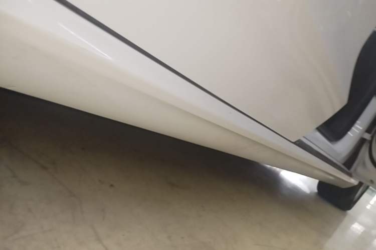 Used Volvo S60 2021 T3 SmartDrive Luxury Edition Right Side Sill