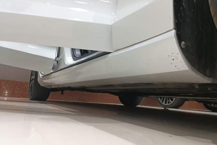 Used Volvo S60 2021 T4 Zhiyi Luxury Edition Right Side Sill