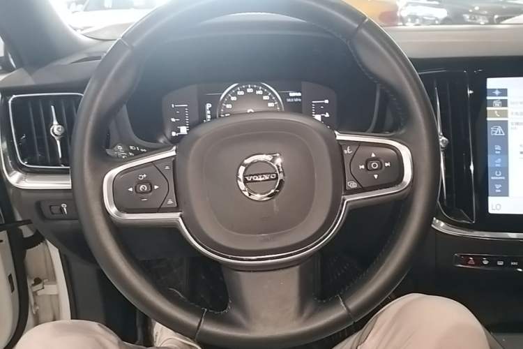 Used Volvo S60 2021 T4 Zhiyi Luxury Edition Steering Wheel