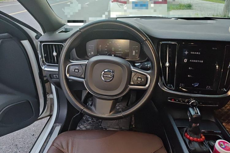 Used Volvo S60 2021 T4 Zhiyi Luxury Edition Steering Wheel