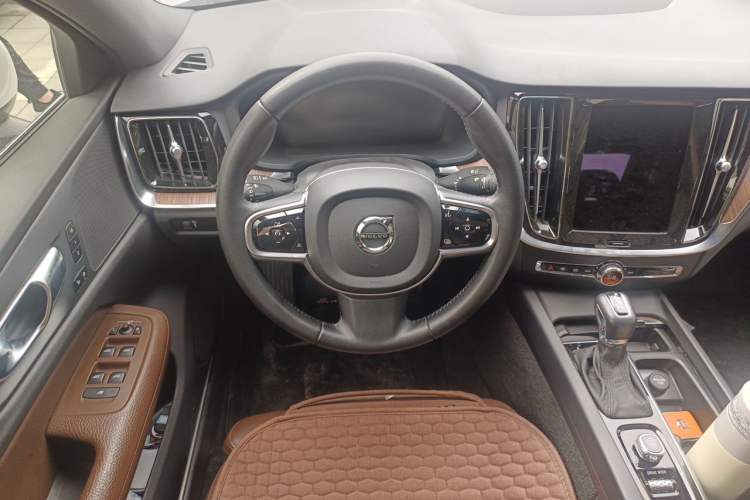Used Volvo S60 2021 T4 Zhiyuan Luxury Edition Steering Wheel