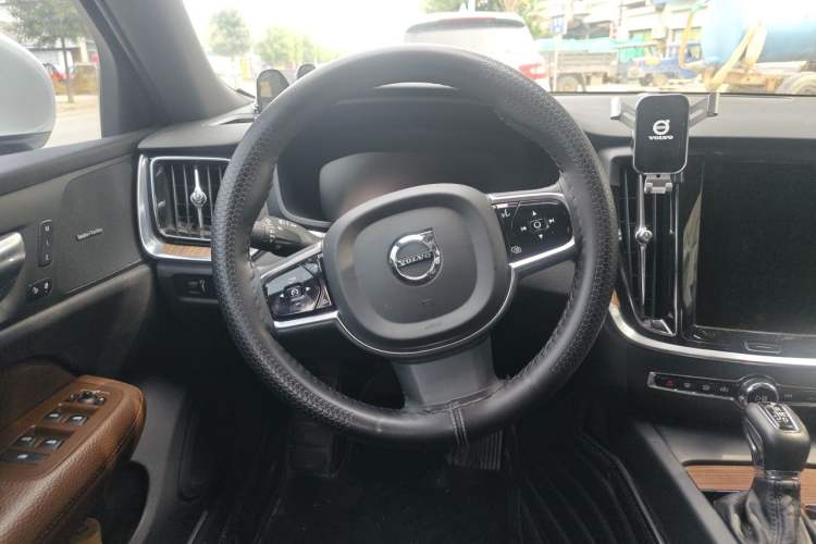 Used Volvo S60 2021 T4 Zhiyuan Luxury Edition Steering Wheel