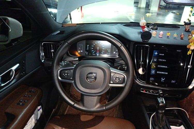 Used Volvo S60 2021 T4 Zhiyi Luxury Edition Steering Wheel