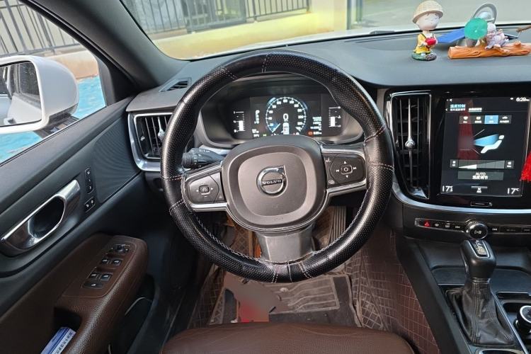 Used Volvo S60 2021 T4 Zhiyi Luxury Edition Steering Wheel