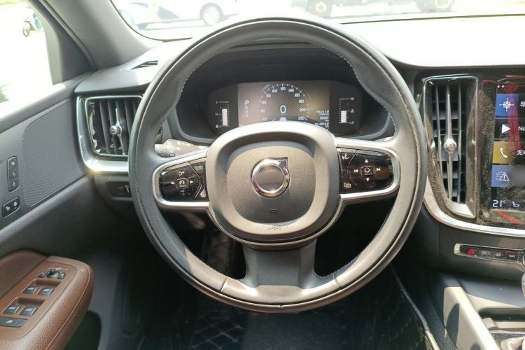 Used Volvo S60 2021 T4 Zhiyi Luxury Edition Steering Wheel