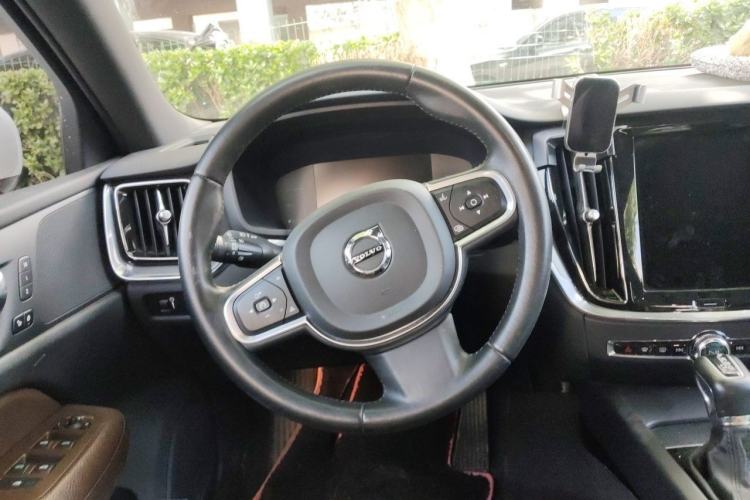 Used Volvo S60 2021 T4 Zhiyi Luxury Edition Steering Wheel