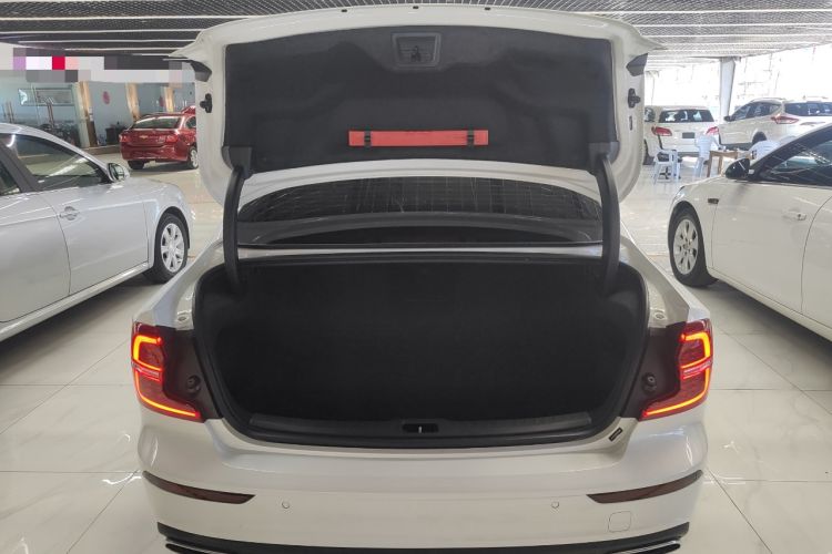 Used Volvo S60 2021 T4 Zhiyi Luxury Edition Trunk