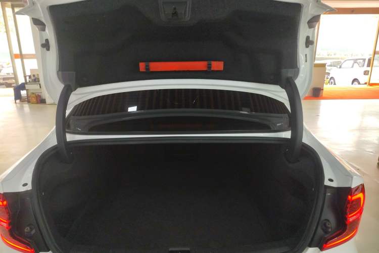 Used Volvo S60 2021 T4 Zhiyuan Luxury Edition Trunk