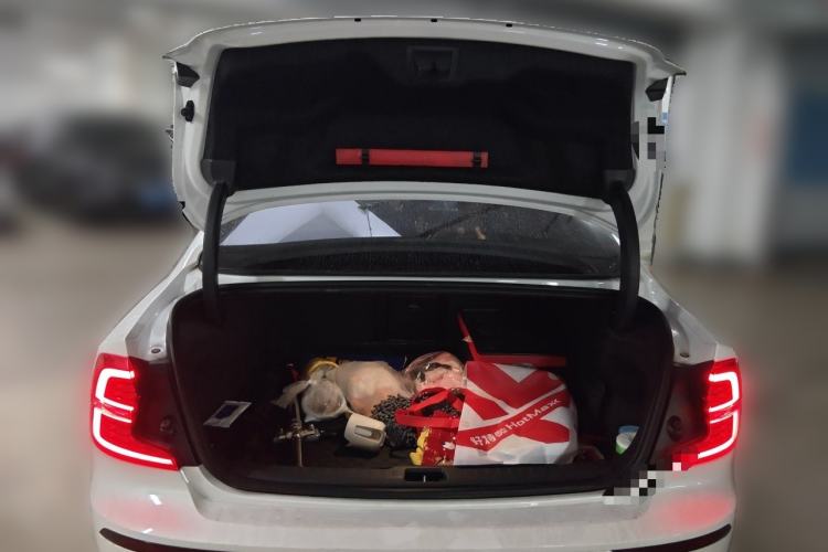 Used Volvo S60 2021 T4 Zhiyi Luxury Edition Trunk