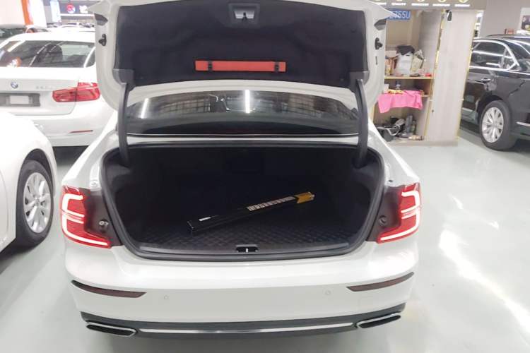 Used Volvo S60 2021 T4 Zhiyi Luxury Edition Trunk