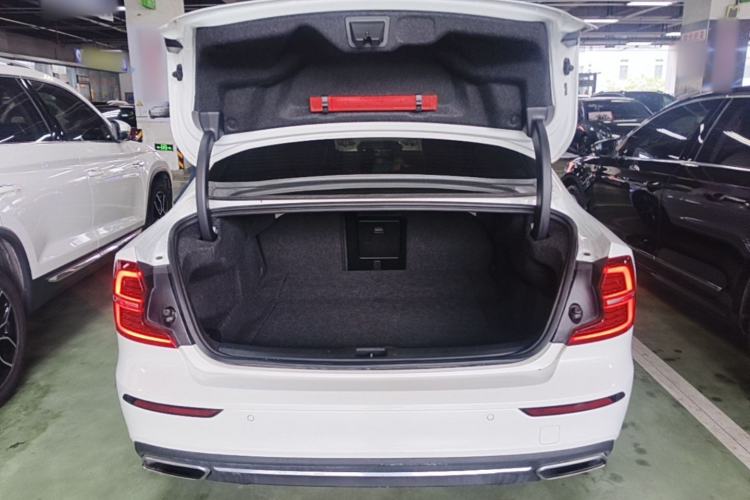 Used Volvo S60 2021 T4 Zhiyi Luxury Edition Trunk