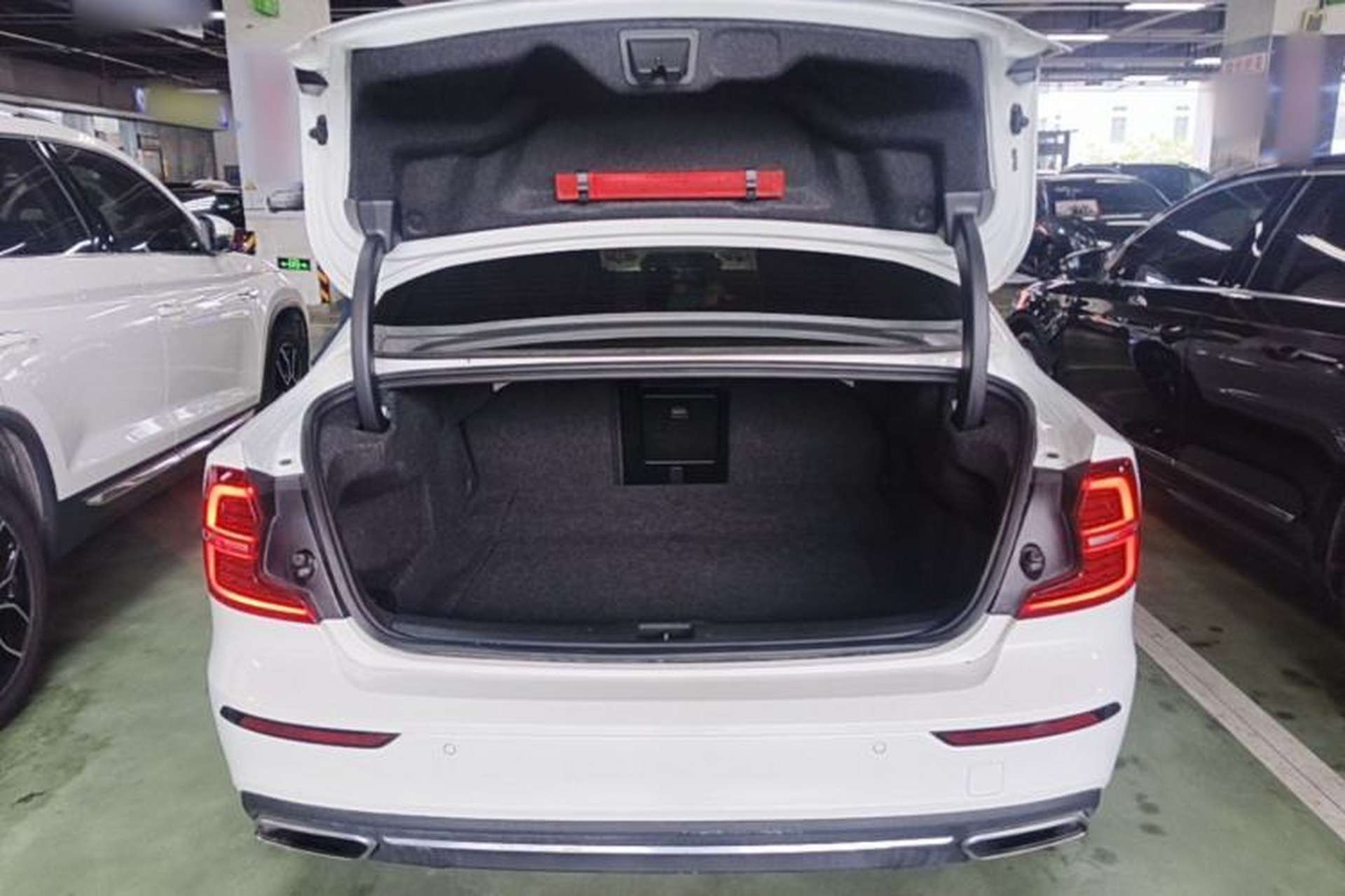 Used Volvo S60 2021 T4 Zhiyi Luxury Edition Trunk