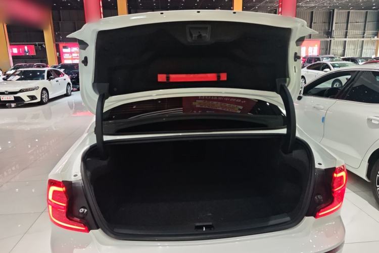 Used Volvo S60 2021 T4 Zhiyi Luxury Edition Trunk