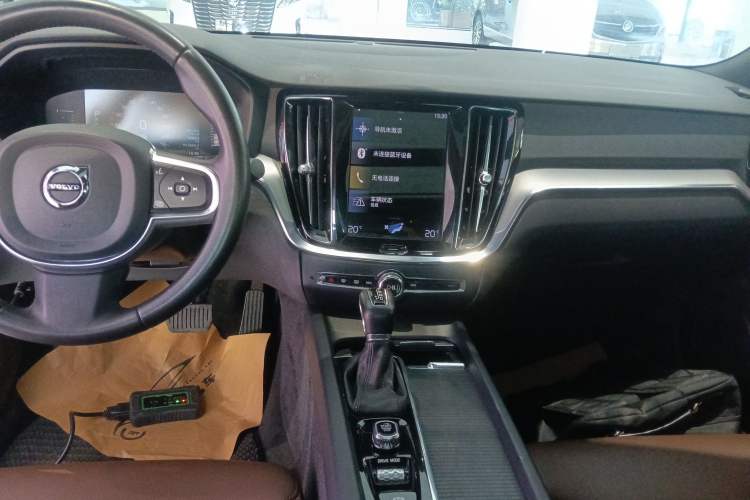 Used Volvo S60 2021 T4 Zhiyi Luxury Edition Audio And AC Panel