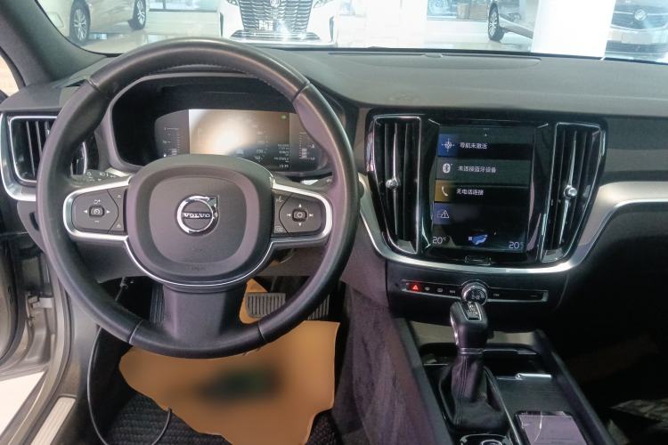Used Volvo S60 2021 T4 Zhiyi Luxury Edition Center Console