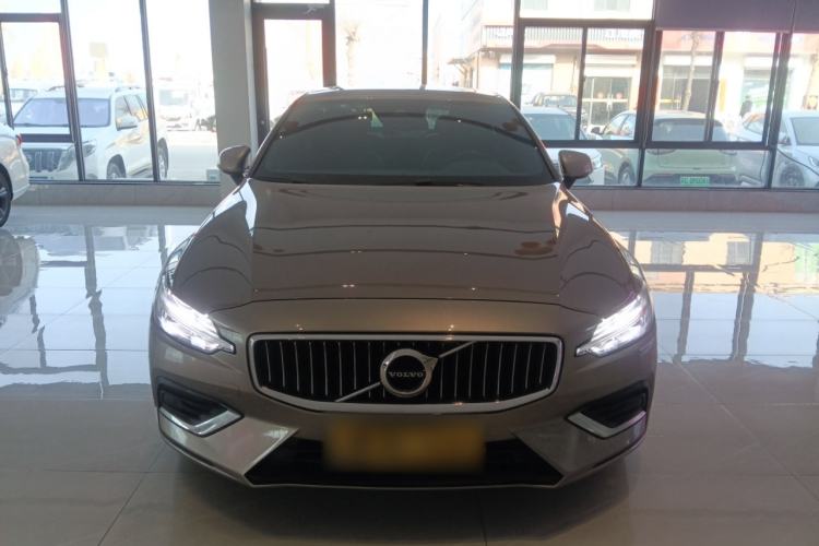 Used Volvo S60 2021 T4 Zhiyi Luxury Edition Front