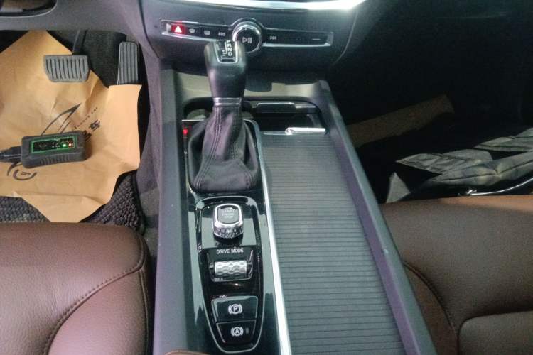 Used Volvo S60 2021 T4 Zhiyi Luxury Edition Gear Lever