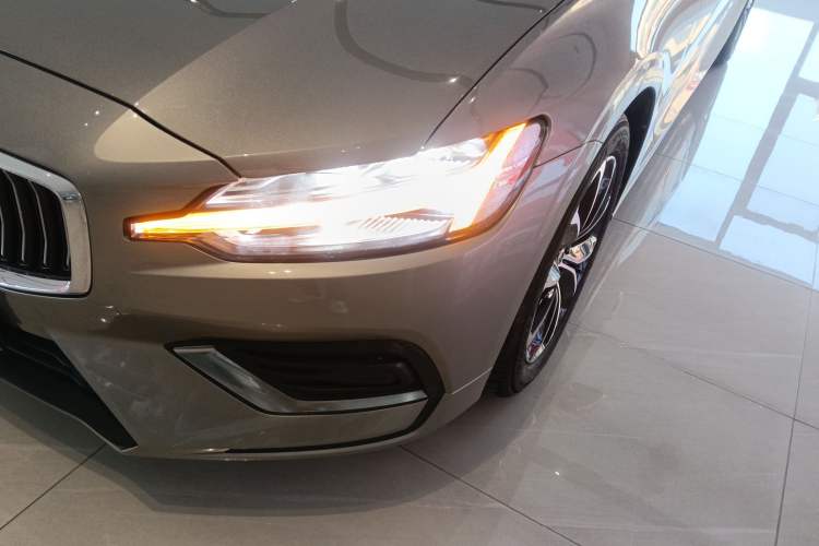 Used Volvo S60 2021 T4 Zhiyi Luxury Edition Left Front Headlight