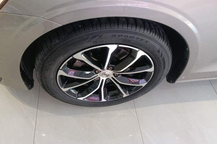 Used Volvo S60 2021 T4 Zhiyi Luxury Edition Left Front Wheel Hub
