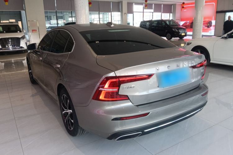 Used Volvo S60 2021 T4 Zhiyi Luxury Edition Rear Left 45 Deg