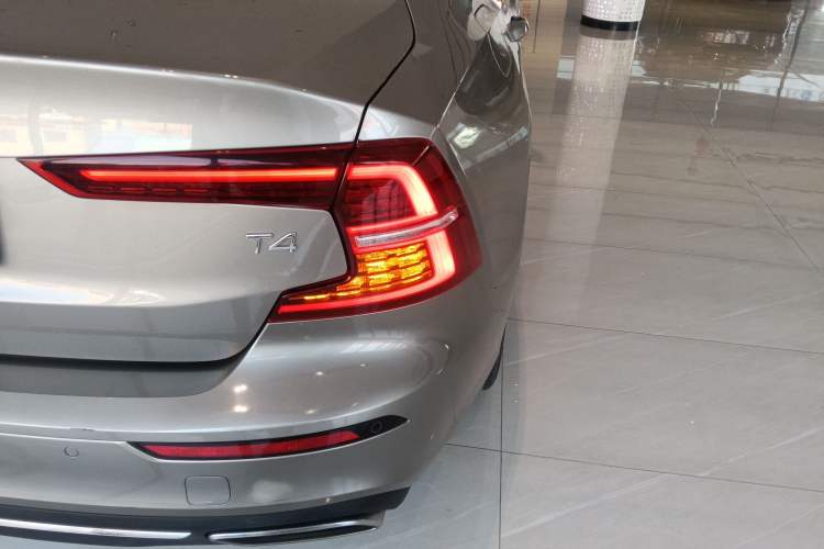 Used Volvo S60 2021 T4 Zhiyi Luxury Edition Right Rear Taillight