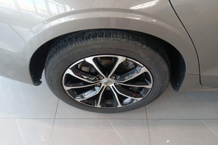 Used Volvo S60 2021 T4 Zhiyi Luxury Edition Right Rear Wheel Hub