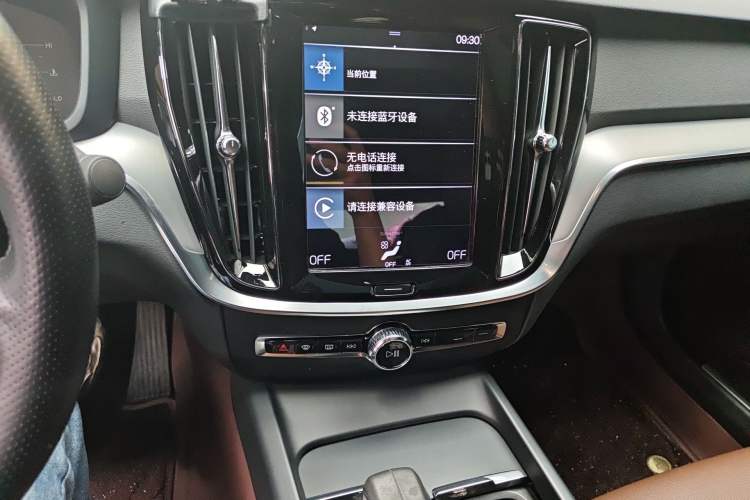 Used Volvo S60 2022 B4 Zhiyi Luxury Edition Audio And AC Panel