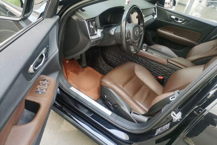 Used Volvo S60 2022 B4 Zhiyi Luxury Edition Driver Seat