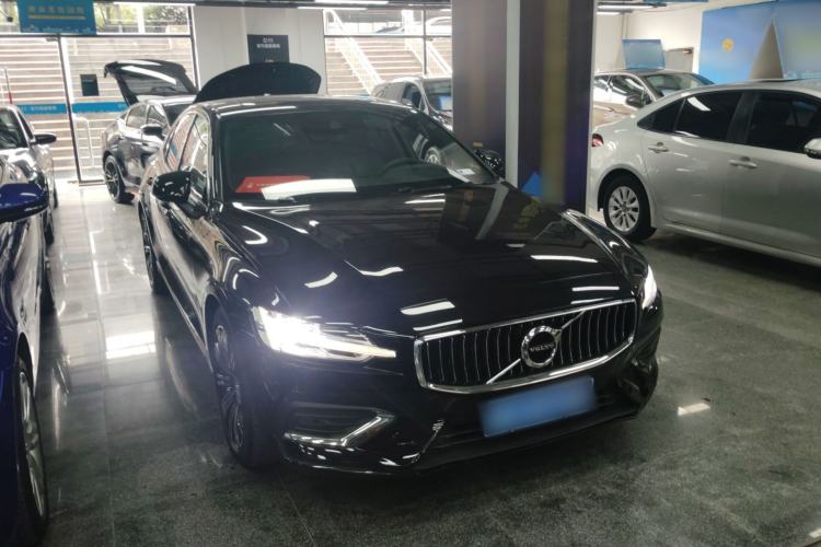 Used Volvo S60 2022 B4 Zhiyuan Luxury Edition Exterior 1