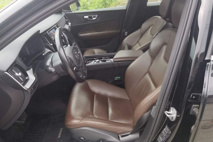 Used Volvo S60 2022 B4 Zhiyi Luxury Edition Left Front Seat