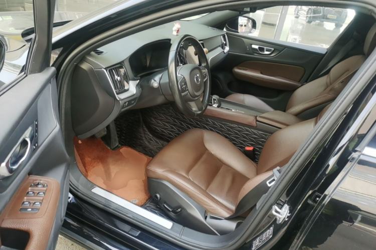 Used Volvo S60 2022 B4 Zhiyi Luxury Edition Left Front Seat