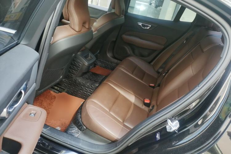 Used Volvo S60 2022 B4 Zhiyi Luxury Edition Left Rear Seat