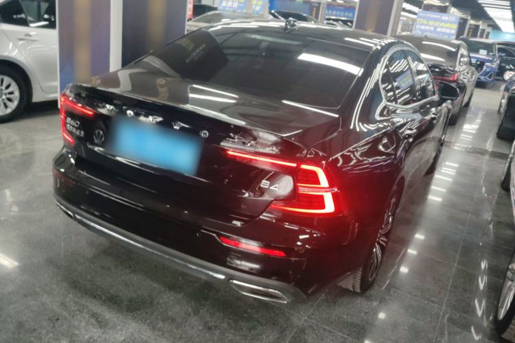 Used Volvo S60 2022 B4 Zhiyuan Luxury Edition Rear Right 45 Deg