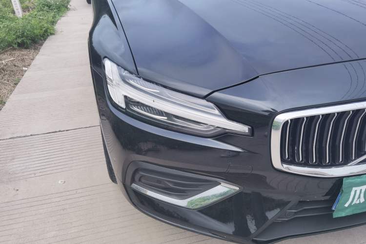 Used Volvo S60 2022 B4 Zhiyi Luxury Edition Right Front Headlight