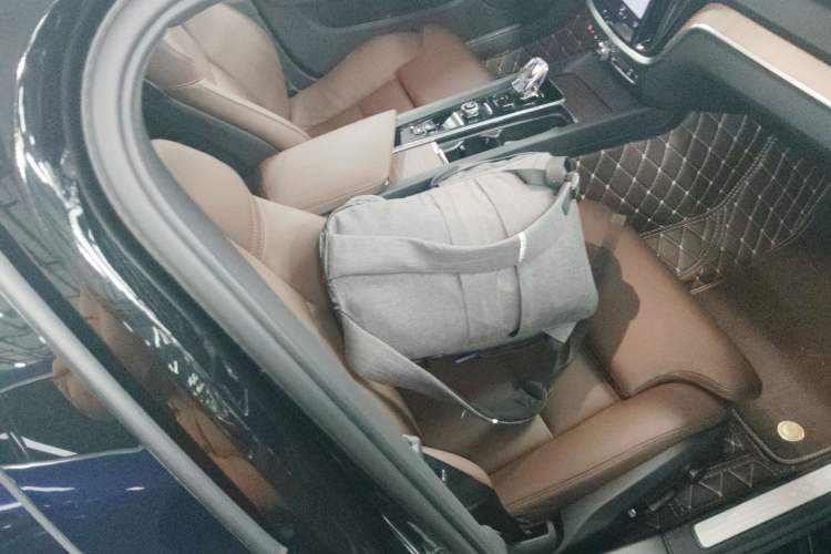 Used Volvo S60 2022 B4 Zhiyuan Luxury Edition Right Front Seat