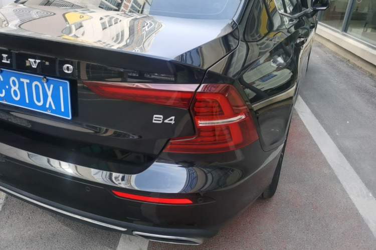 Used Volvo S60 2022 B4 Zhiyi Luxury Edition Right Rear Taillight