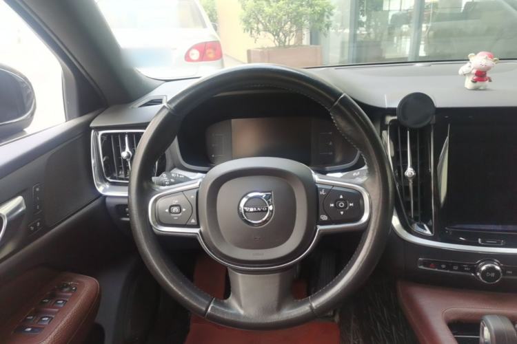 Used Volvo S60 2022 B4 Zhiyi Luxury Edition Steering Wheel