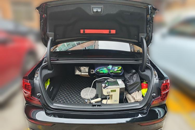 Used Volvo S60 2022 B4 Zhiyi Luxury Edition Trunk