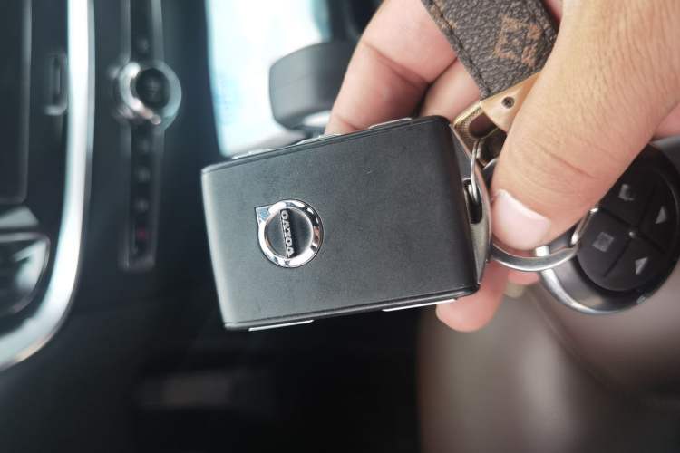 Used Volvo S60 2022 B4 Zhiyi Luxury Edition Vehicle Key