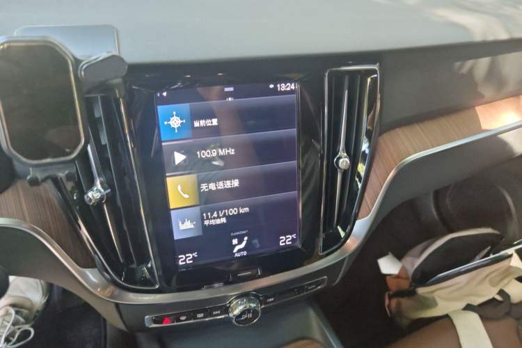 Used Volvo S60 2022 B4 Zhiyuan Luxury Edition Audio And AC Panel