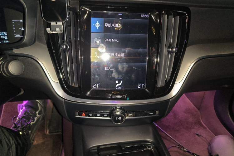 Used Volvo S60 2022 B4 Zhiyi Luxury Edition Audio And AC Panel
