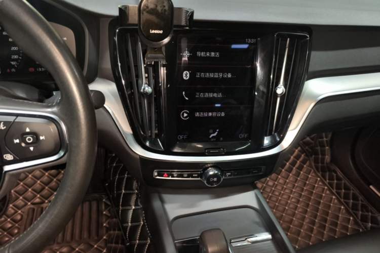 Used Volvo S60 2022 B4 Zhiyi Luxury Edition Audio And AC Panel