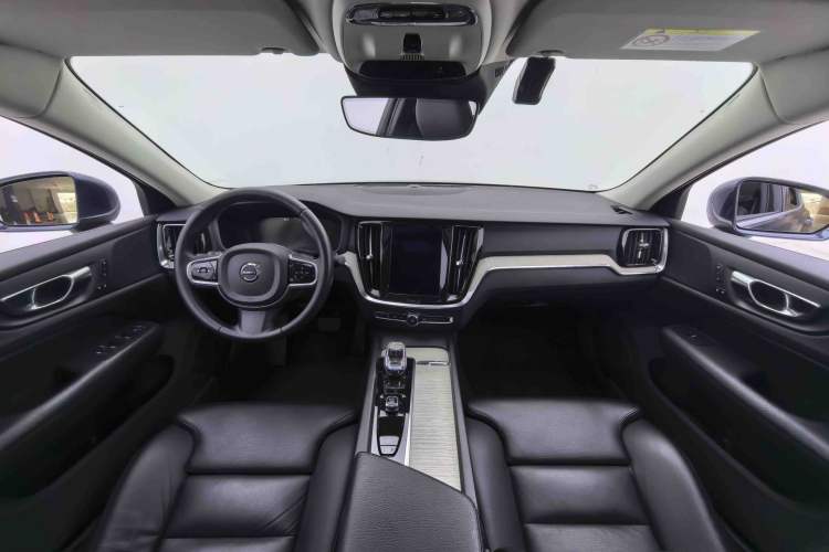 Used Volvo S60 2022 B4 Zhiyuan Luxury Edition Audio And AC Panel