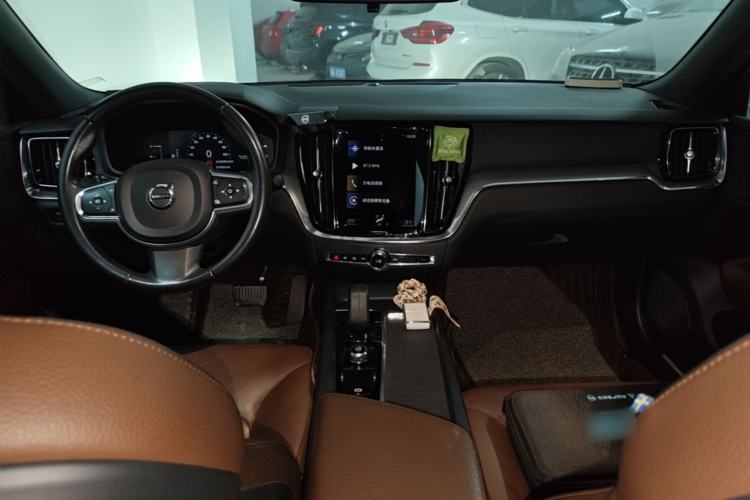Used Volvo S60 2022 B4 Zhiyi Luxury Edition Center Console