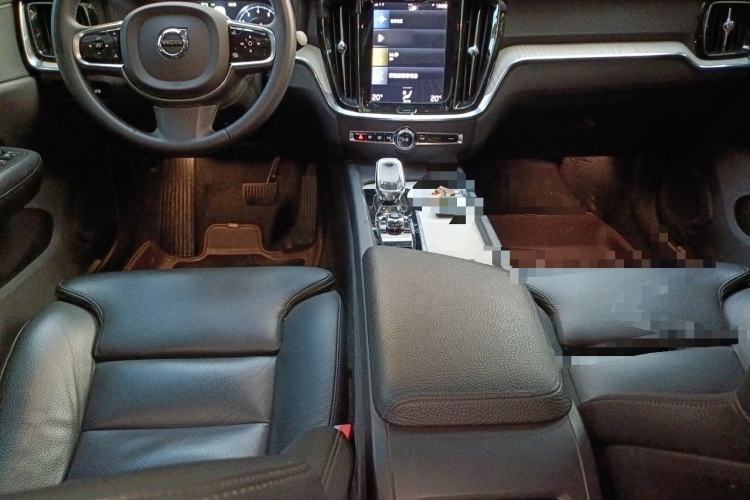 Used Volvo S60 2022 B4 Zhiyuan Luxury Edition Center Console